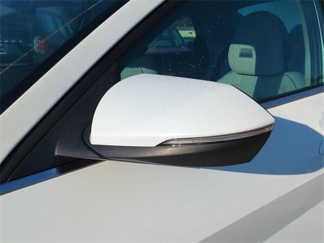 Hyundai Elantra Limited Fwd 4D Sedan - Thumbnail 13