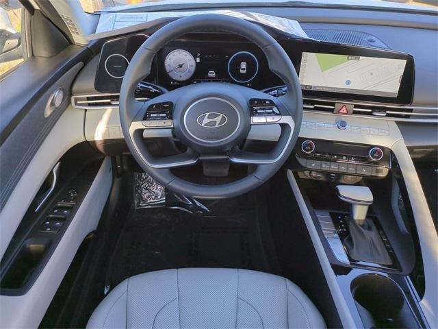 Hyundai Elantra Limited Fwd 4D Sedan - Thumbnail 16