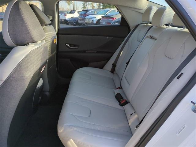 Hyundai Elantra Limited Fwd 4D Sedan - Thumbnail 14