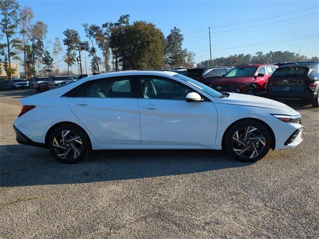 Hyundai Elantra Limited Fwd 4D Sedan - Thumbnail 5