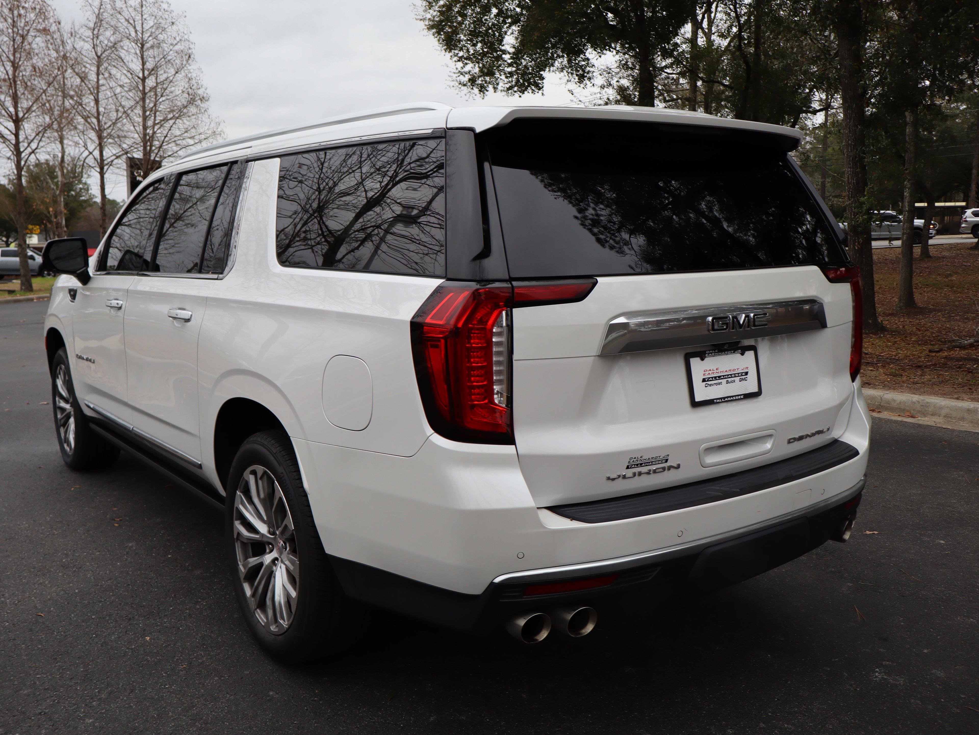 GMC Yukon Xl Denali Four Wheel Drive Suv - Thumbnail 9