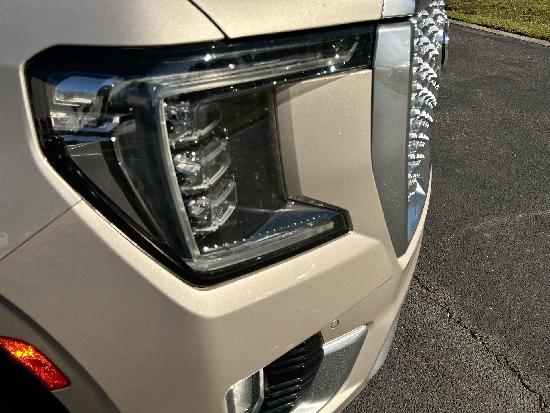 GMC Yukon Xl Denali Four Wheel Drive Suv - Thumbnail 11