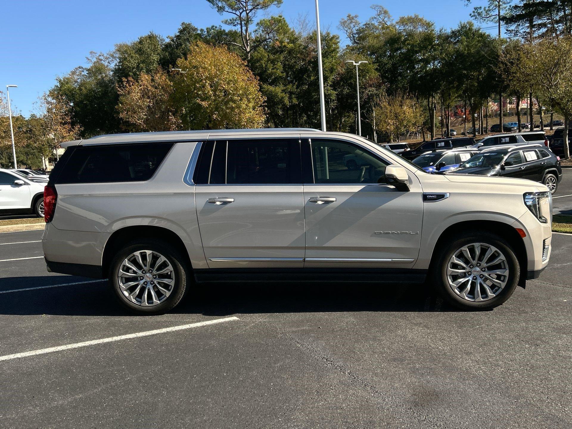 GMC Yukon Xl Denali Four Wheel Drive Suv - Thumbnail 10