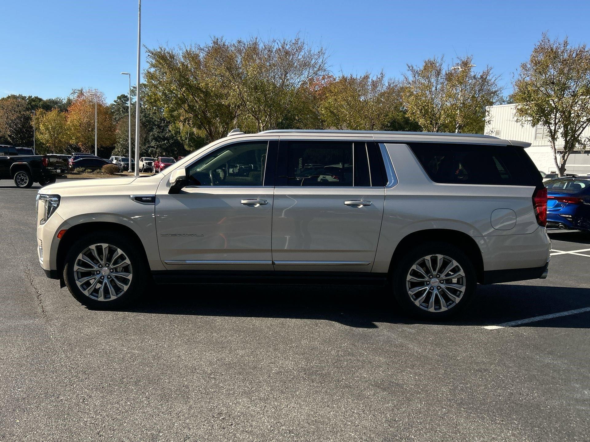 GMC Yukon Xl Denali Four Wheel Drive Suv - Thumbnail 6