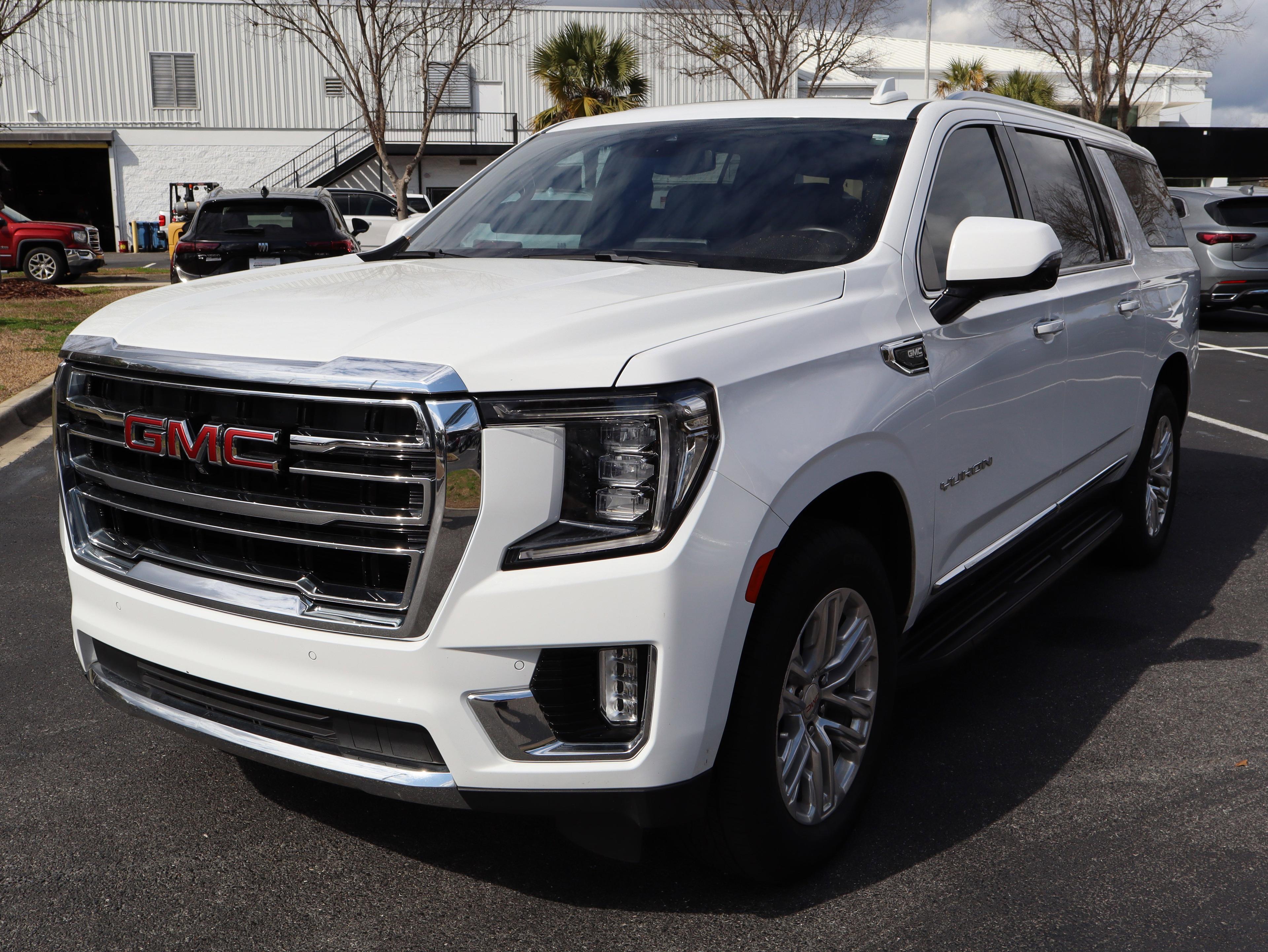 GMC Yukon Xl Slt Four Wheel Drive Suv - Thumbnail 8