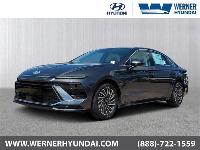 Hyundai Sonata Hybrid Sel Fwd 4D Sedan - View 1