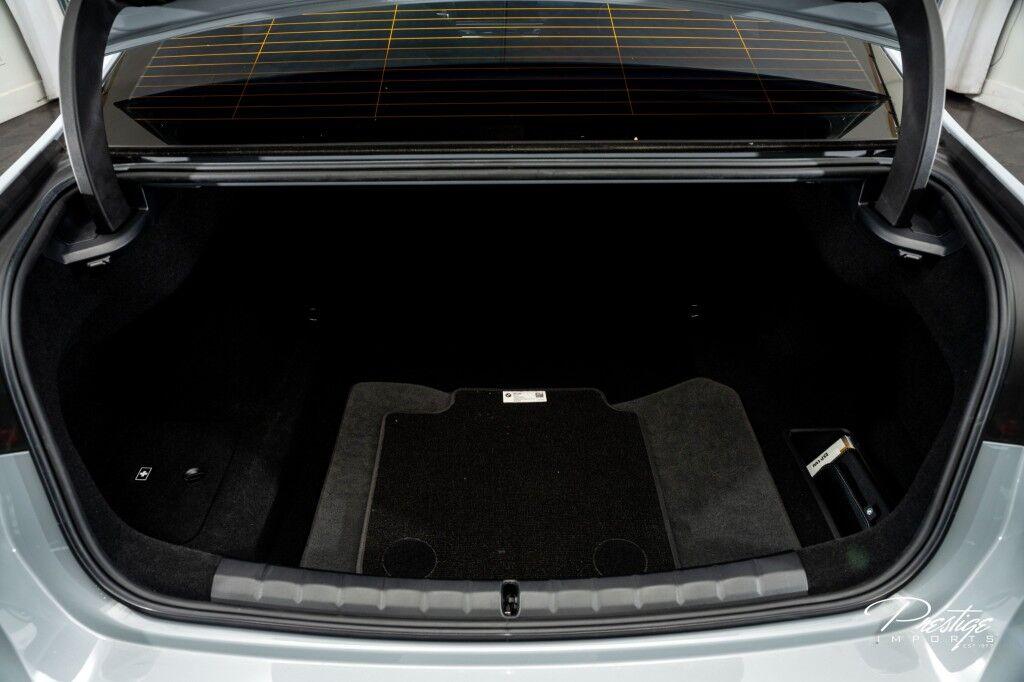 BMW 7 Series - Thumbnail 17