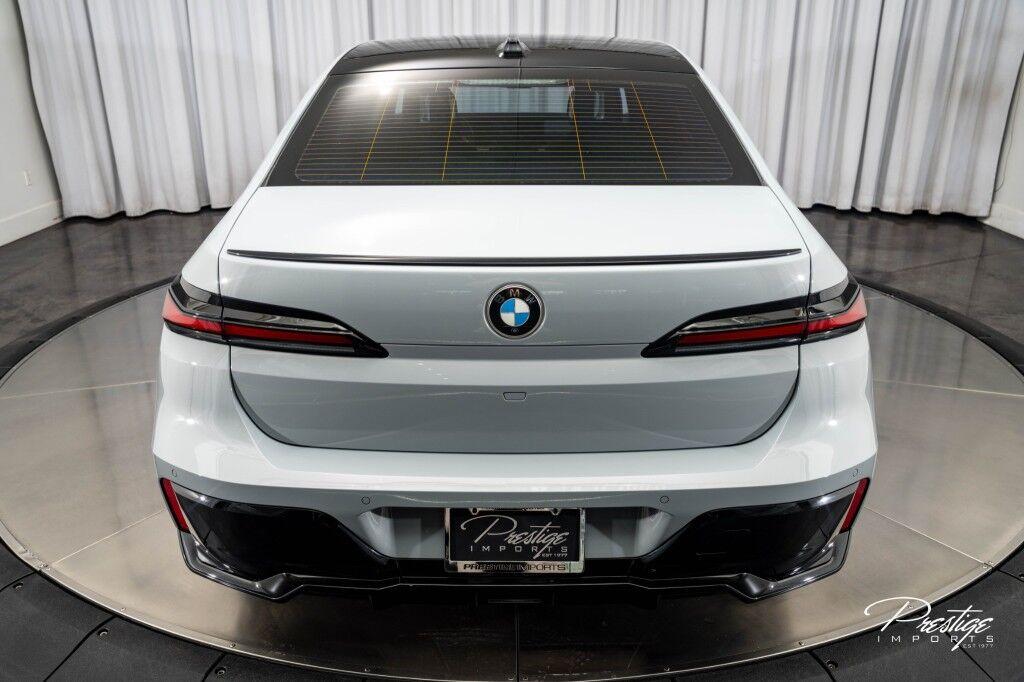 BMW 7 Series - Thumbnail 16