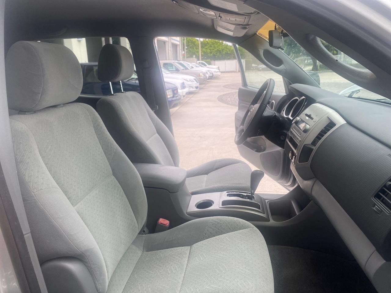 Toyota Tacoma - Thumbnail 13