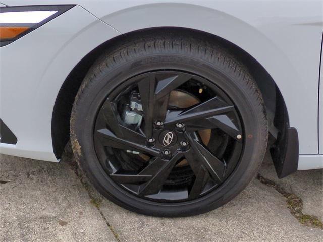 Hyundai Elantra Hybrid Sel Sport Fwd 4D Sedan - Thumbnail 12