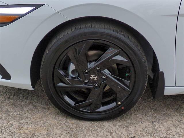 Hyundai Elantra Hybrid Sel Sport Fwd 4D Sedan - Thumbnail 12