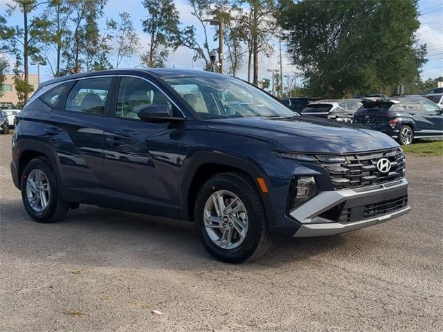 Hyundai Tucson Se Fwd Fwd 4D Sport Utility - Thumbnail 4