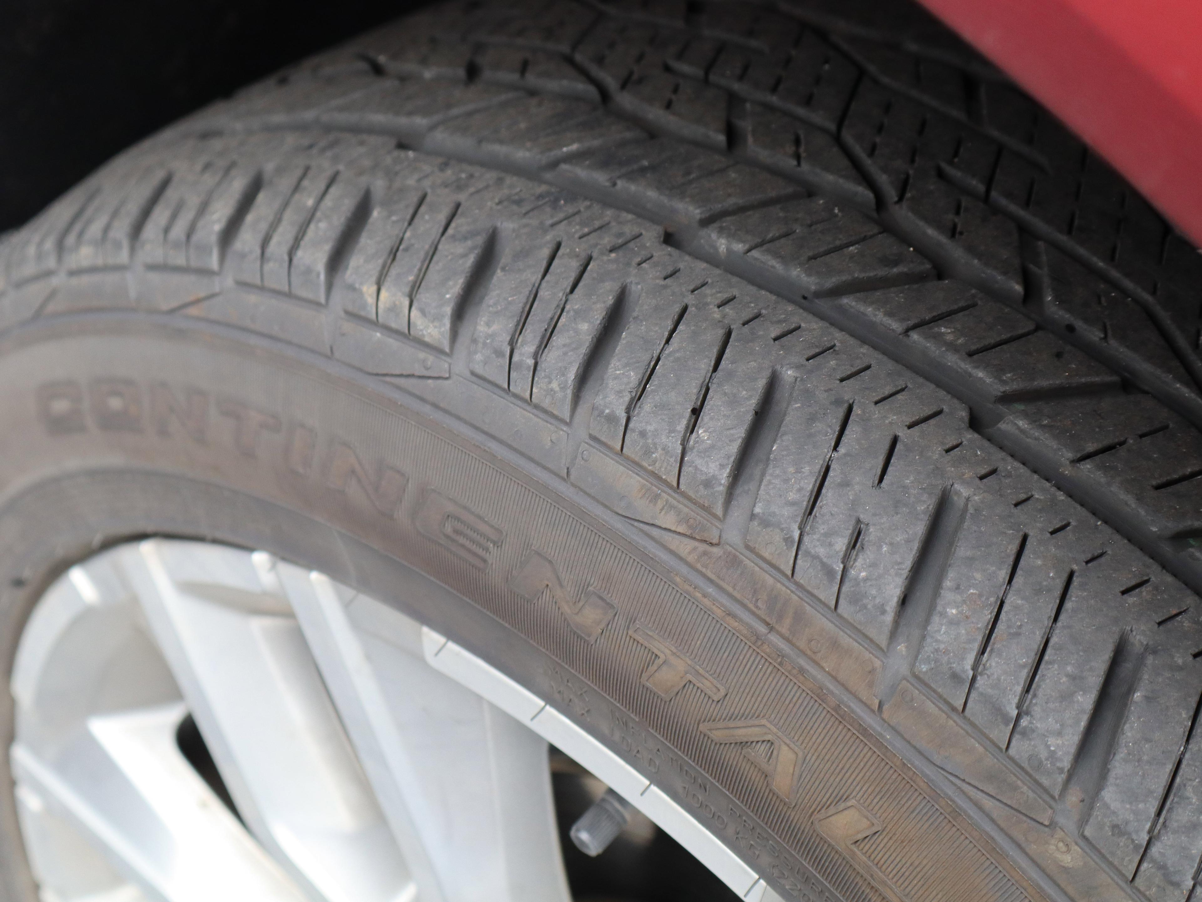 GMC Acadia Denali Front Wheel Drive Suv - Thumbnail 9