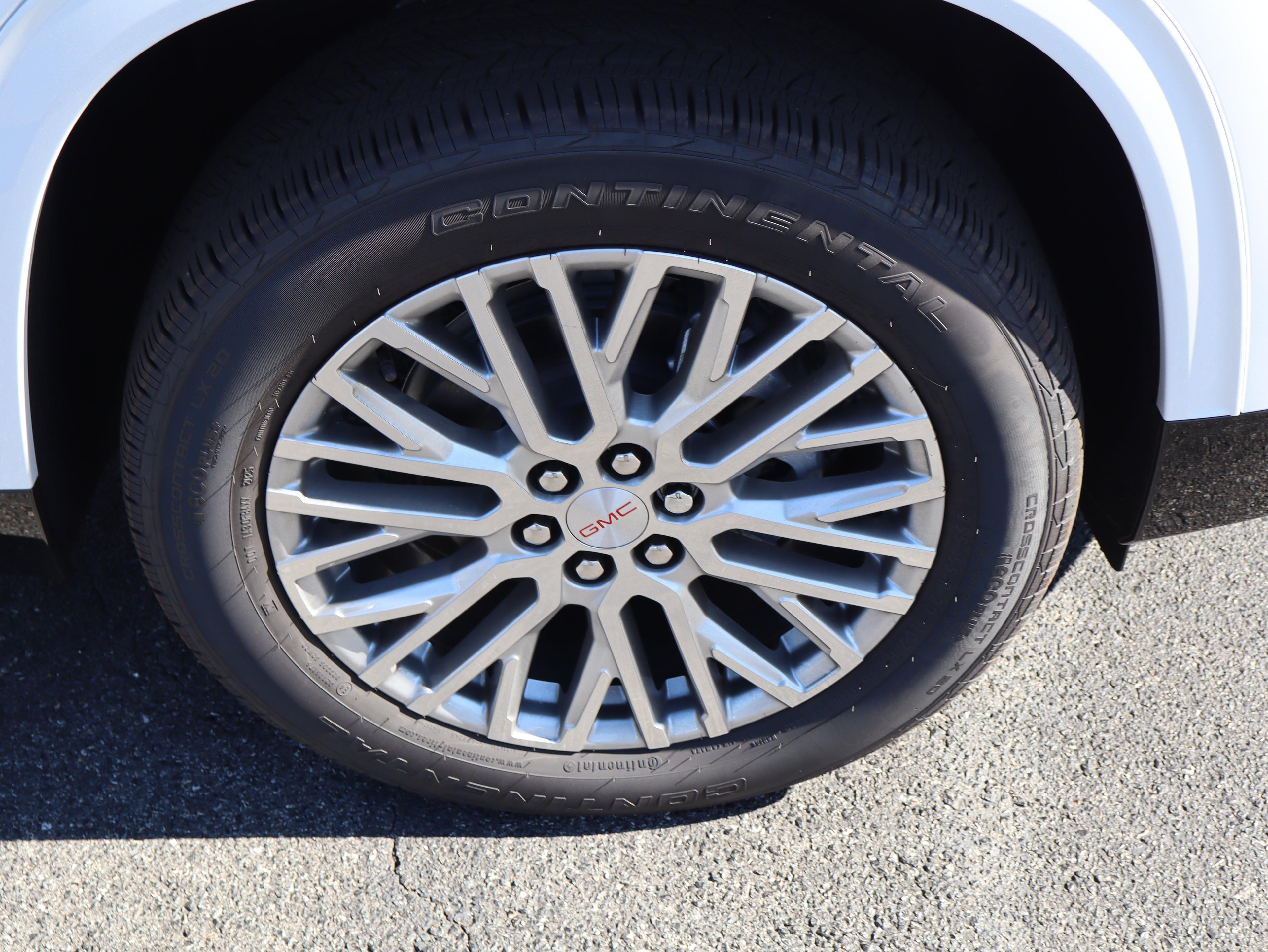 GMC Acadia Denali Front Wheel Drive Suv - Thumbnail 13