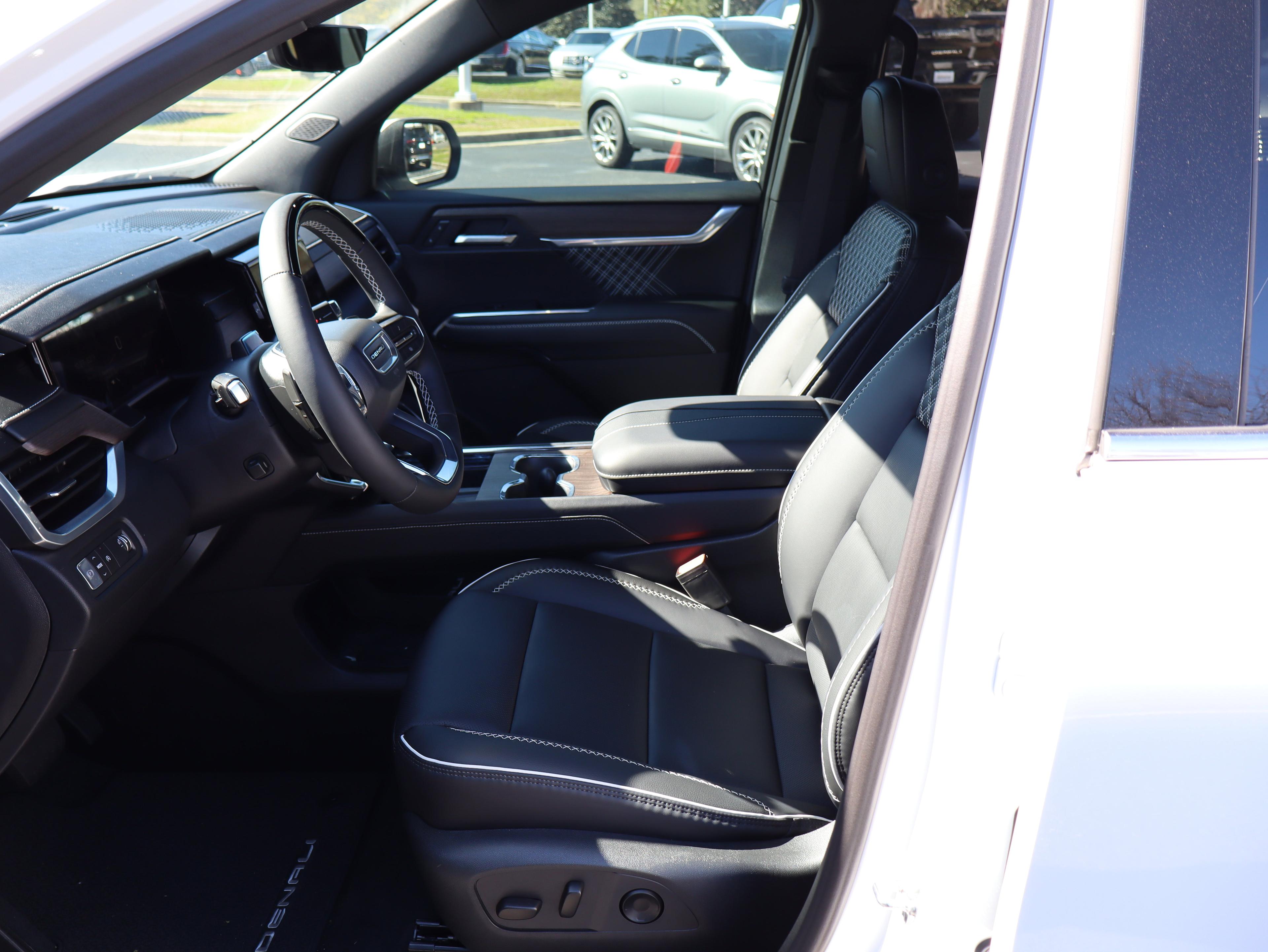 GMC Acadia Denali Front Wheel Drive Suv - Thumbnail 17