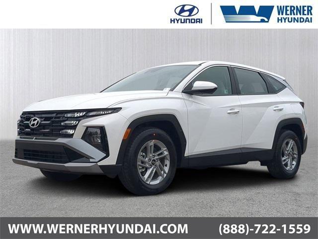 Hyundai Tucson Se Fwd Fwd 4D Sport Utility - Thumbnail 2