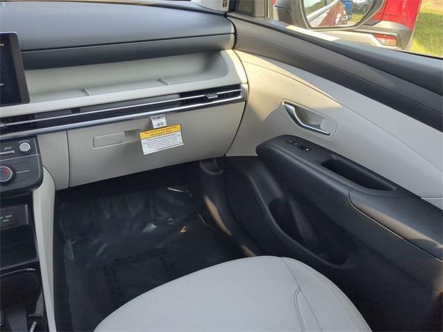 Hyundai Tucson Se Fwd Fwd 4D Sport Utility - Thumbnail 17