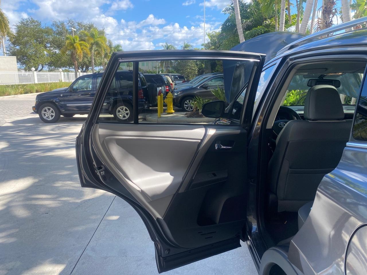 Toyota RAV4 - Thumbnail 14