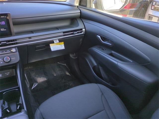 Hyundai Tucson Se Fwd Fwd 4D Sport Utility - Thumbnail 17