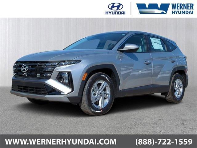 Hyundai Tucson Se Fwd Fwd 4D Sport Utility - Thumbnail 2