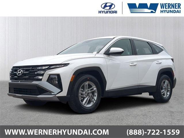 Hyundai Tucson Se Fwd Fwd 4D Sport Utility - Thumbnail 2