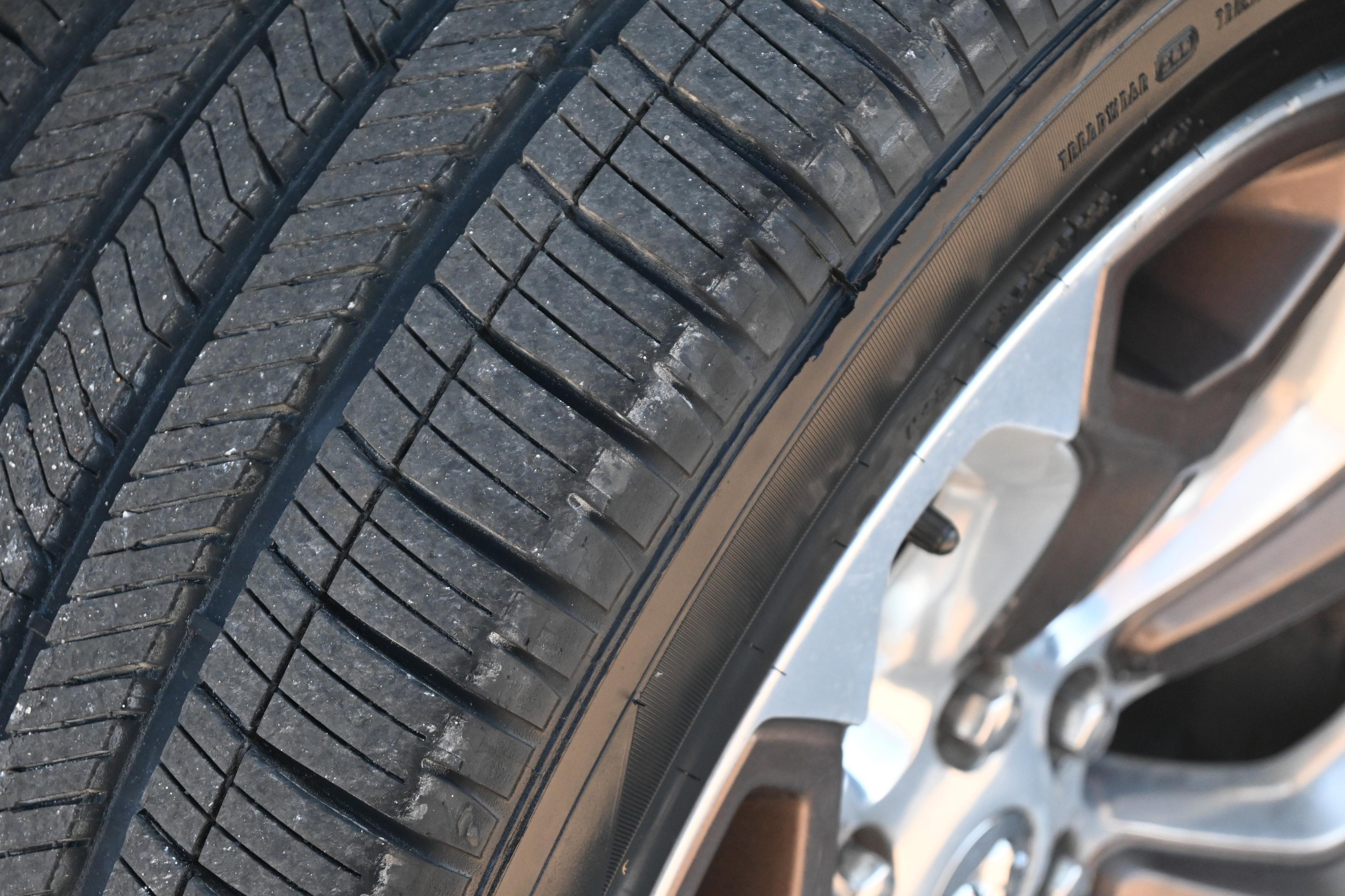 Ram 1500 Limited Longhorn Crew Cab 4X4 5'7" Box 4-Wheel Drive Crew Cab - Thumbnail 14