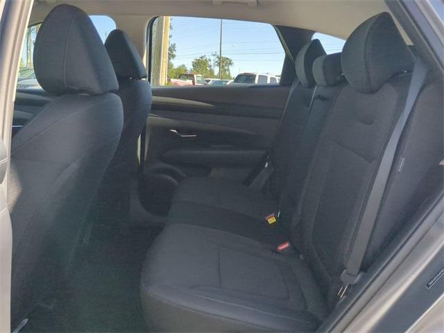 Hyundai Tucson Se Fwd Fwd 4D Sport Utility - Thumbnail 14