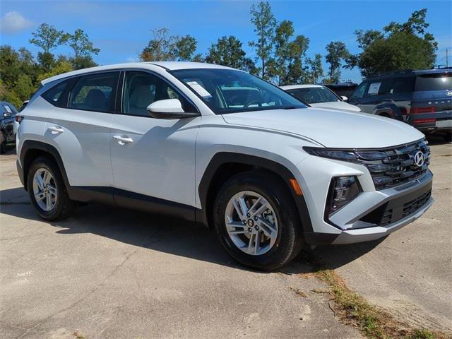 Hyundai Tucson Se Fwd Fwd 4D Sport Utility - Thumbnail 4