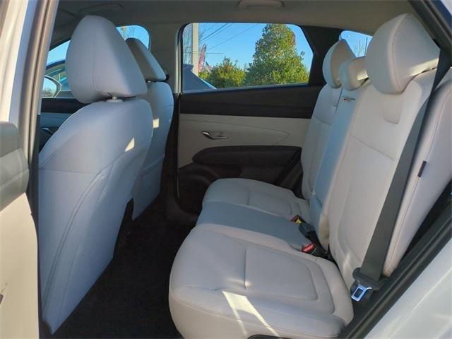 Hyundai Tucson Se Fwd Fwd 4D Sport Utility - Thumbnail 14