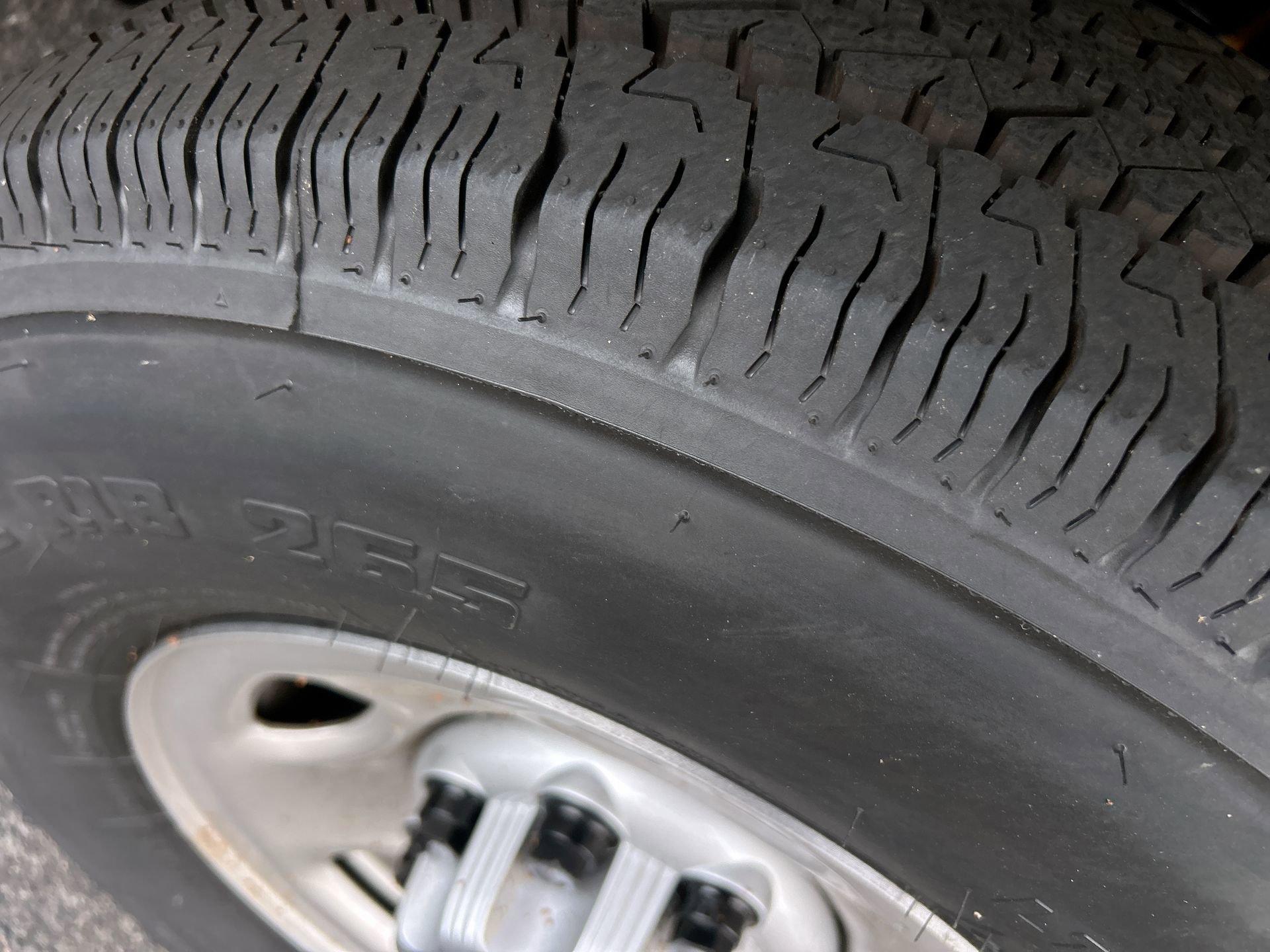 GMC Savana Cargo Work Van Rear Wheel Drive 2500 Regular Wheelbase - Thumbnail 12