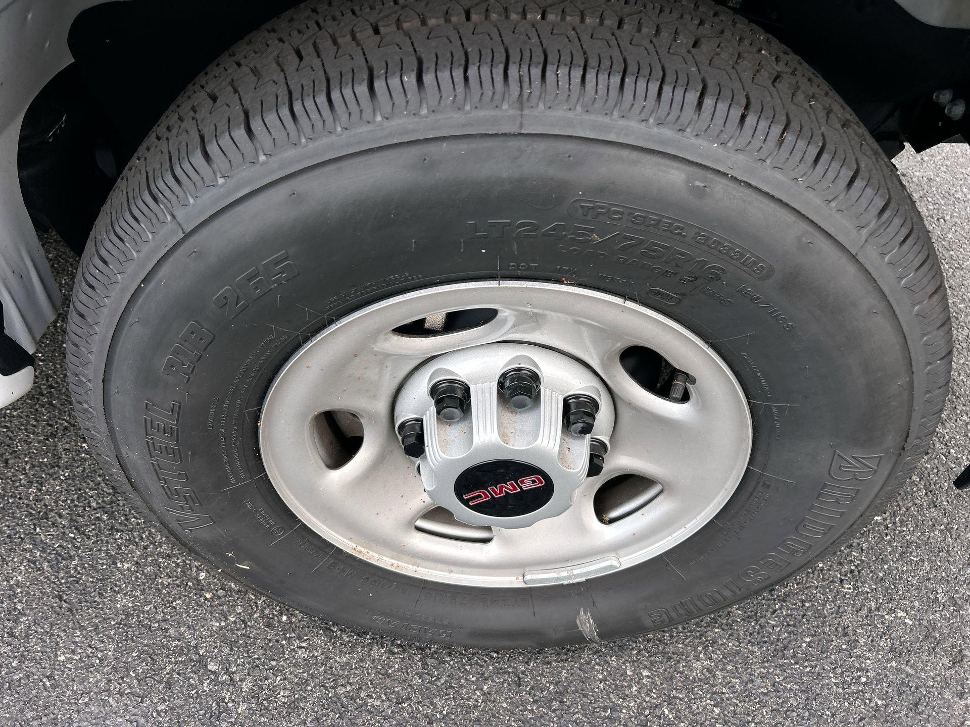 GMC Savana Cargo Work Van Rear Wheel Drive 2500 Regular Wheelbase - Thumbnail 13