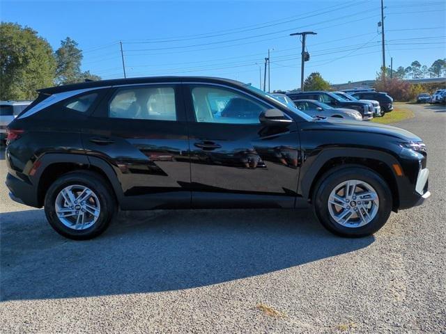 Hyundai Tucson Se Awd Awd 4D Sport Utility - Thumbnail 5