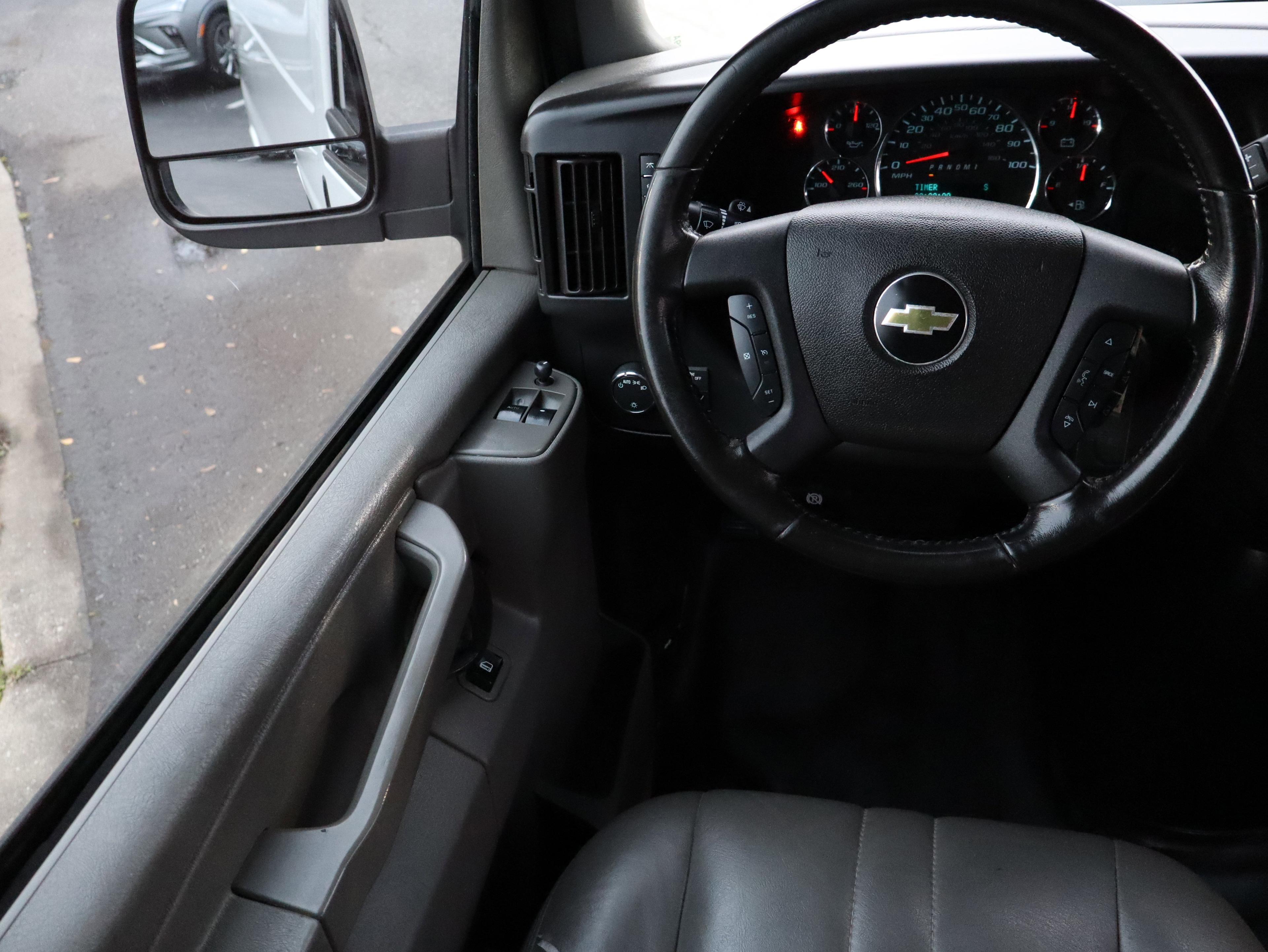 Chevrolet Express Cargo 2500 Wt Rear Wheel Drive Extended Wheelbase - Thumbnail 17