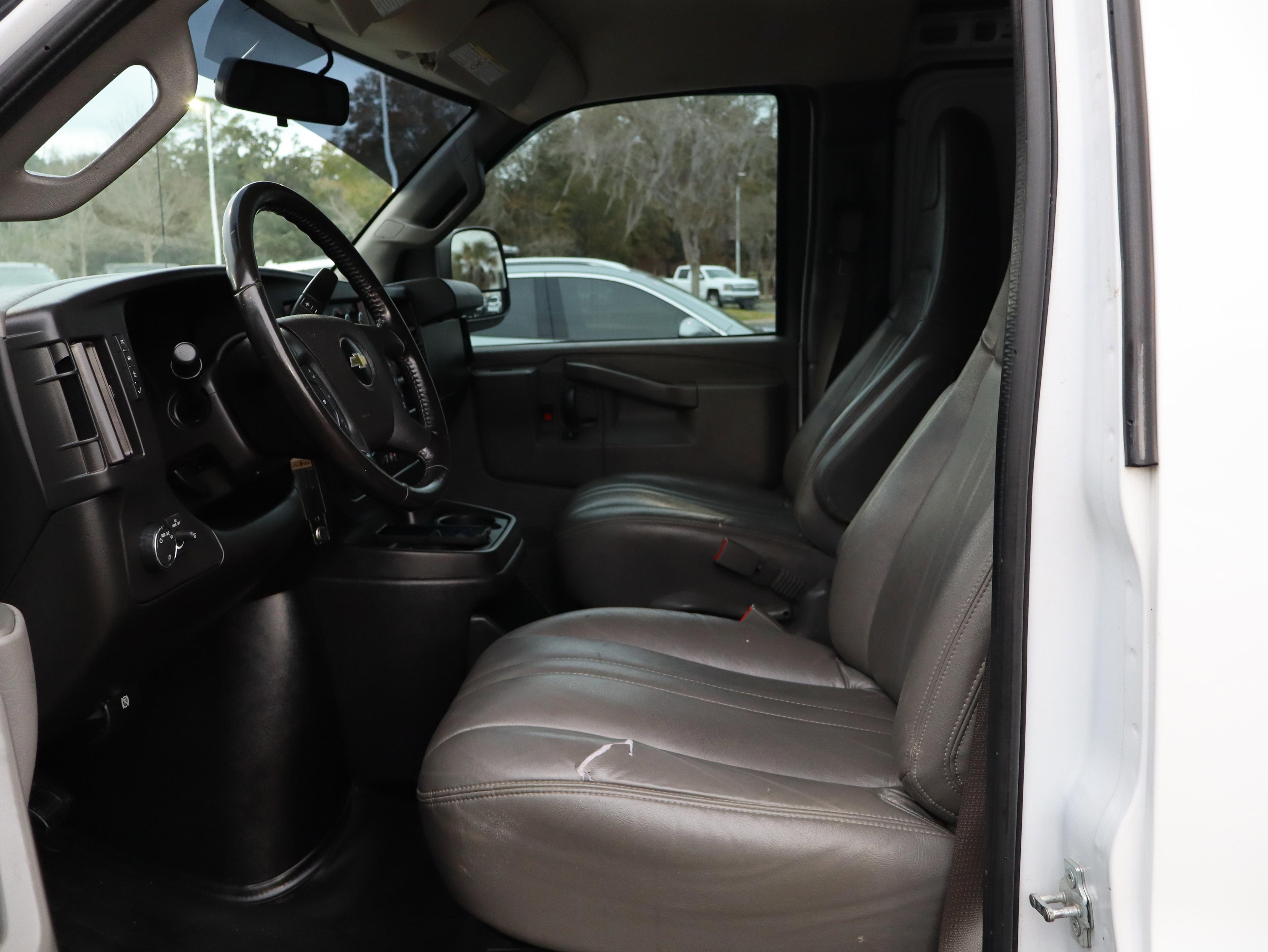 Chevrolet Express Cargo 2500 Wt Rear Wheel Drive Extended Wheelbase - Thumbnail 14