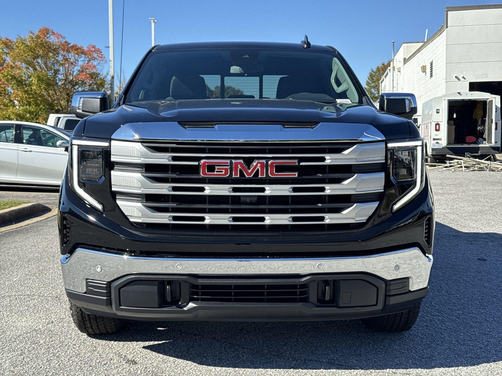 GMC Sierra 1500 Sle Four Wheel Drive Crew Cab - Thumbnail 3