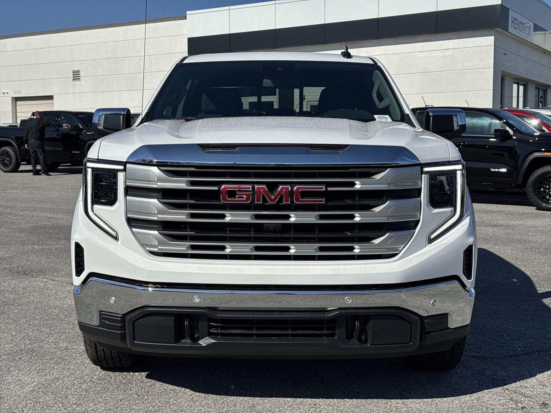 GMC Sierra 1500 Sle Four Wheel Drive Crew Cab - Thumbnail 3