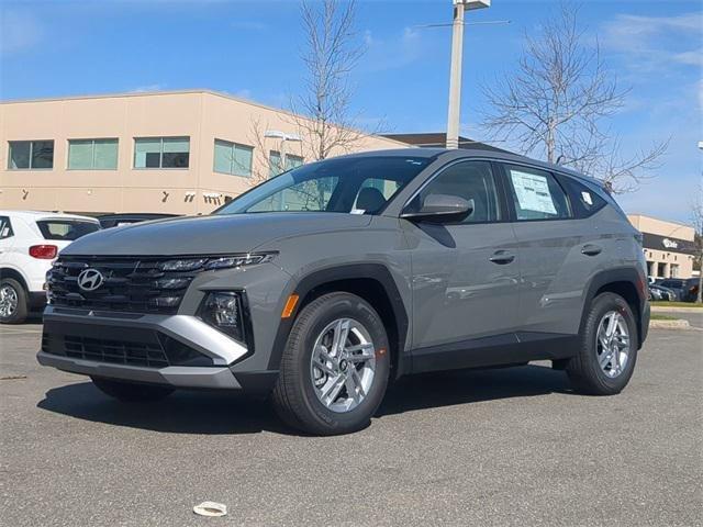 Hyundai Tucson Se Fwd Fwd 4D Sport Utility - Thumbnail 3