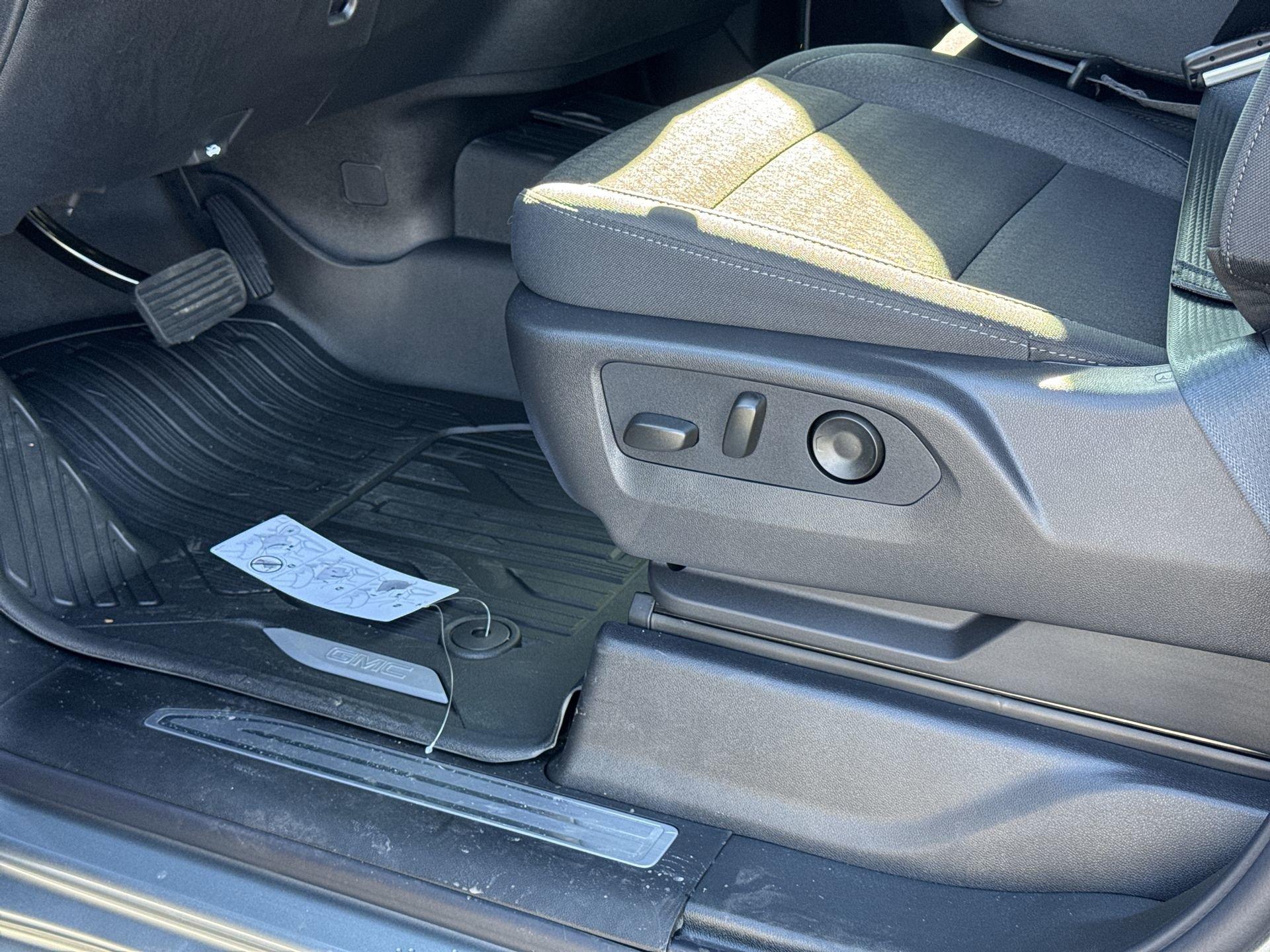 GMC Sierra 1500 Elevation Four Wheel Drive Crew Cab - Thumbnail 16