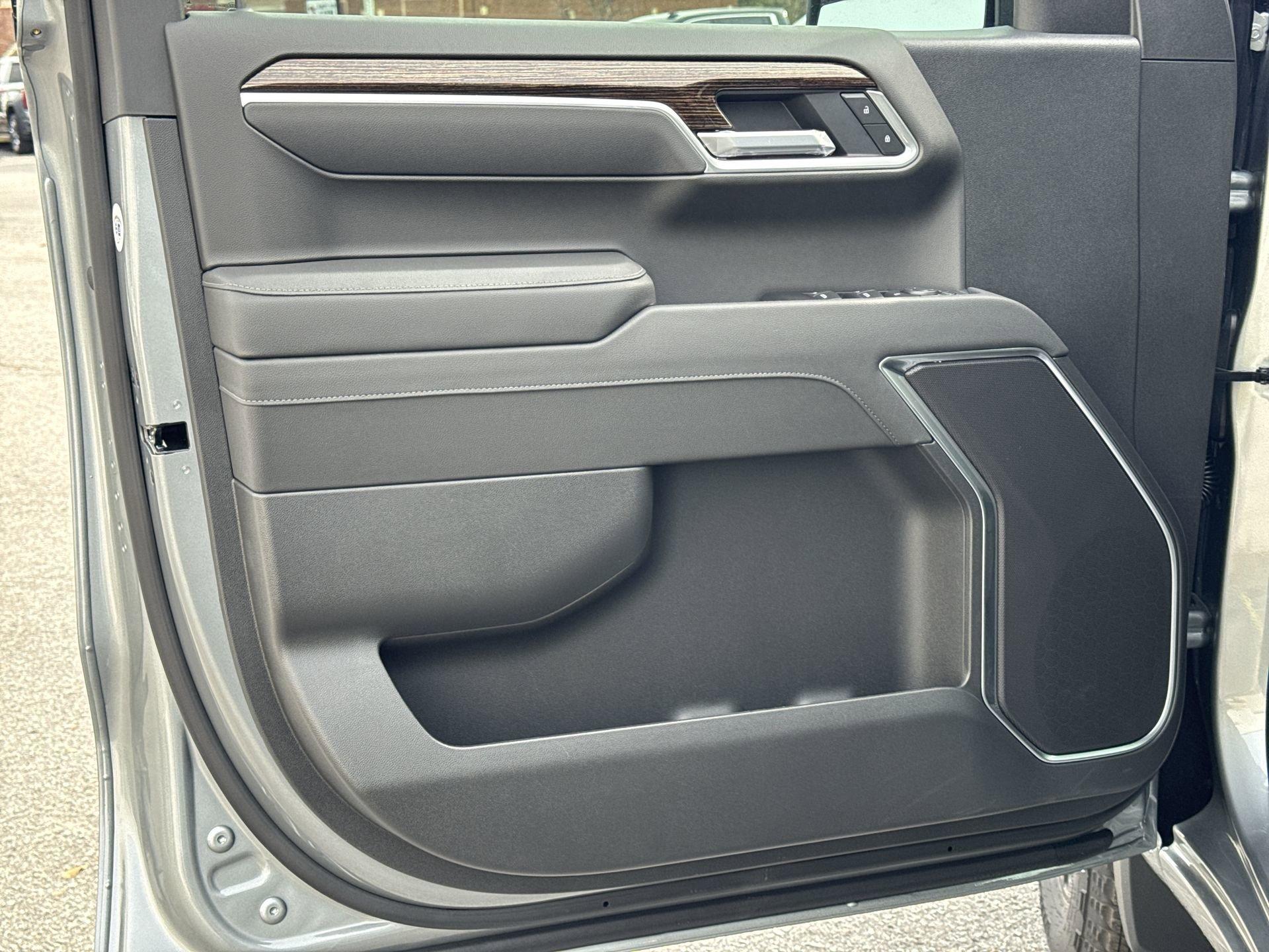 GMC Sierra 1500 Elevation Four Wheel Drive Crew Cab - Thumbnail 13