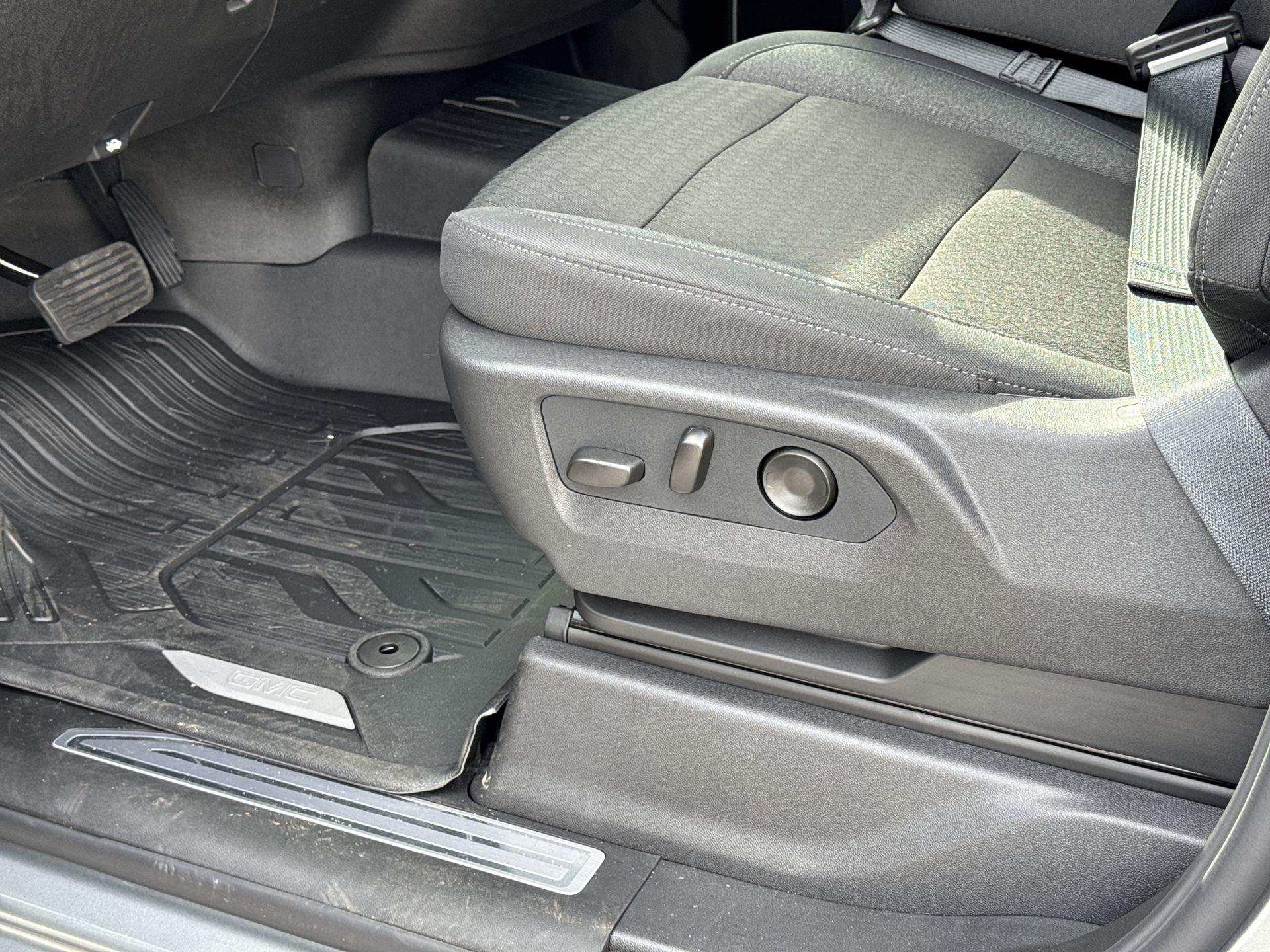 GMC Sierra 1500 Elevation Four Wheel Drive Crew Cab - Thumbnail 16