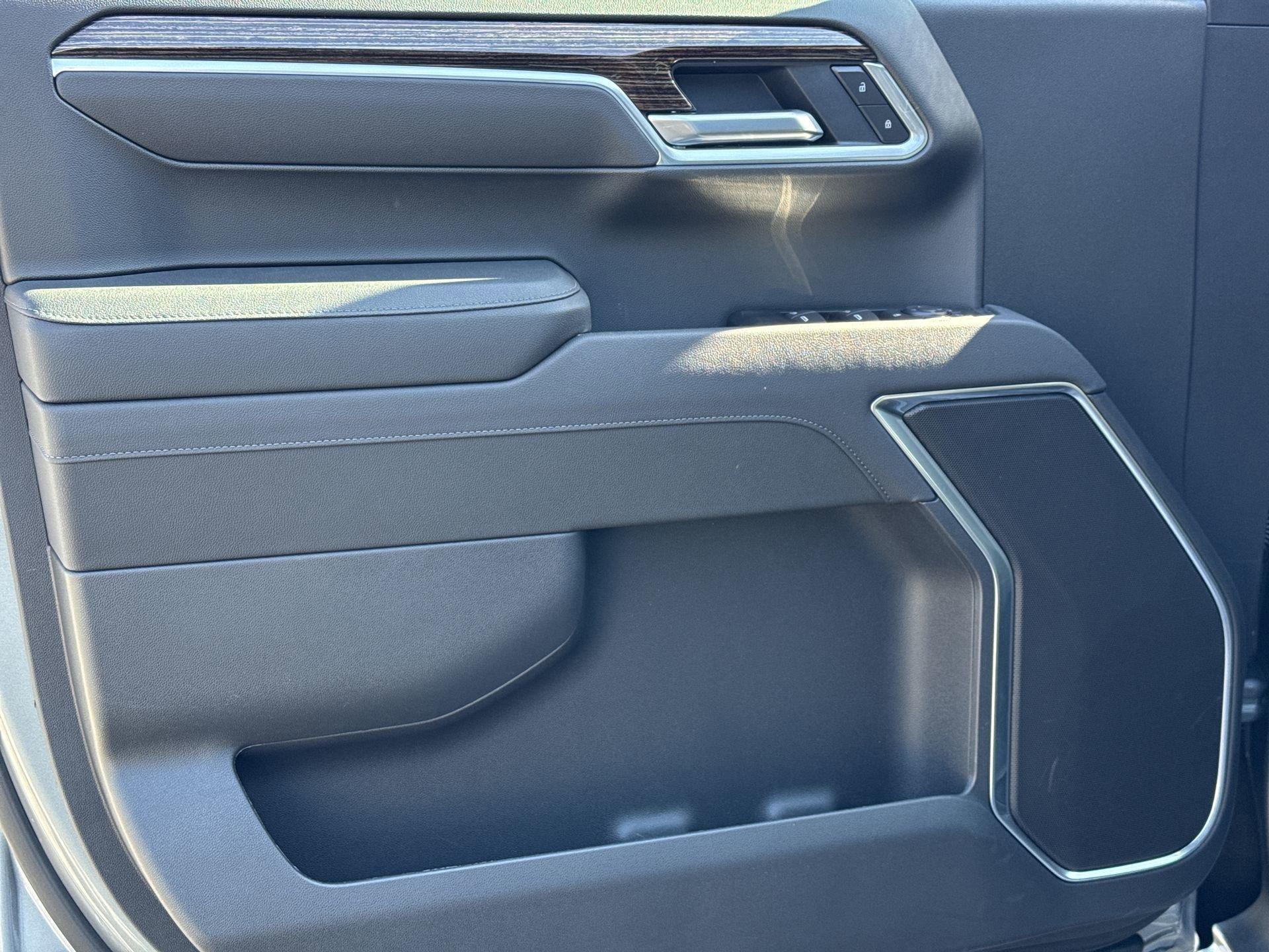 GMC Sierra 1500 Elevation Four Wheel Drive Crew Cab - Thumbnail 13