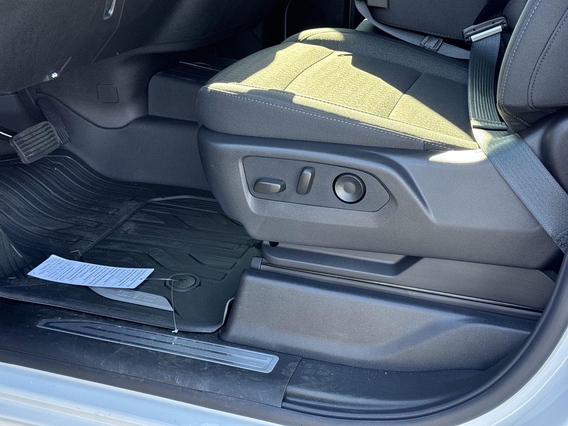 GMC Sierra 1500 Elevation Four Wheel Drive Crew Cab - Thumbnail 16