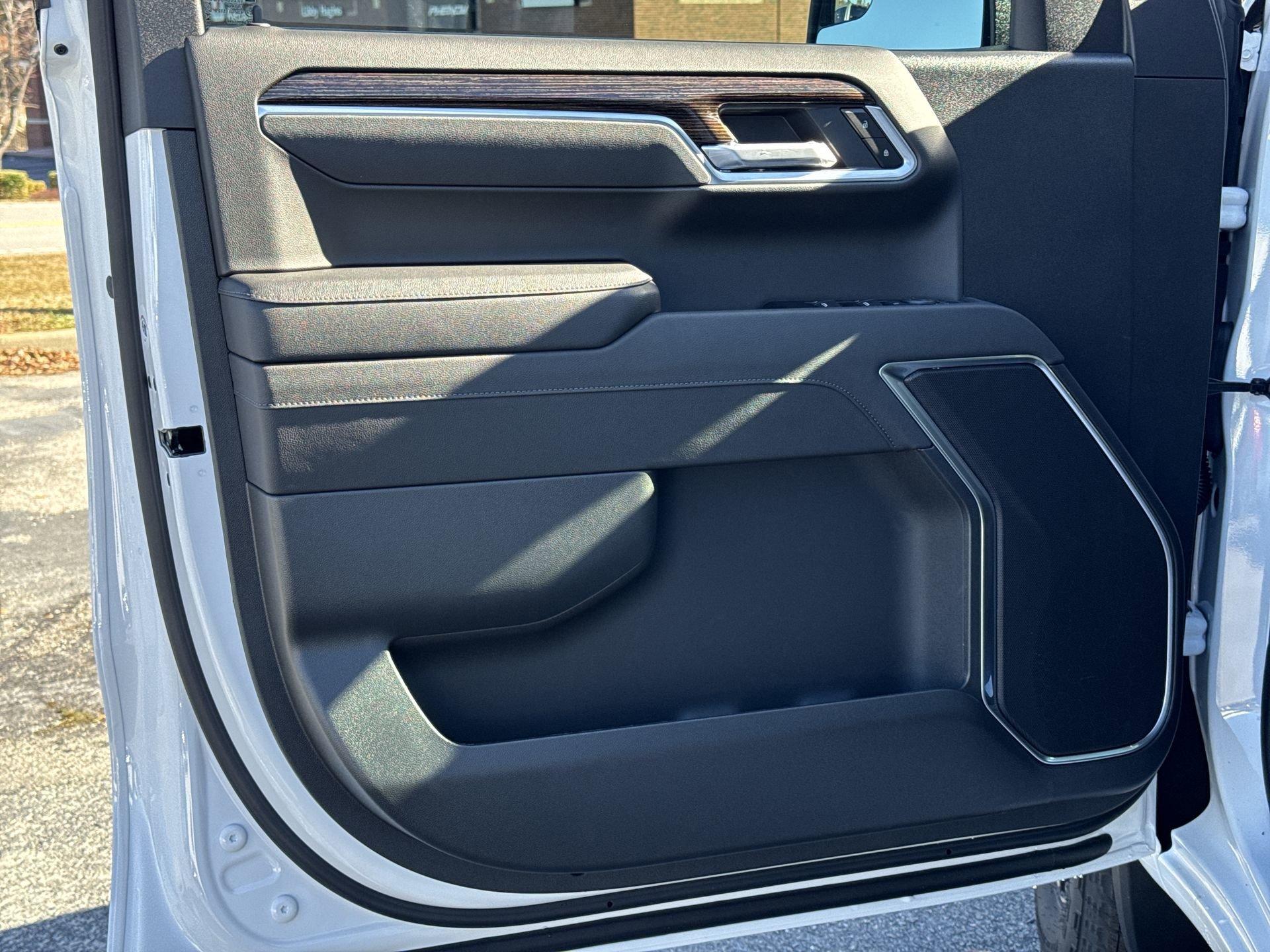 GMC Sierra 1500 Elevation Four Wheel Drive Crew Cab - Thumbnail 13