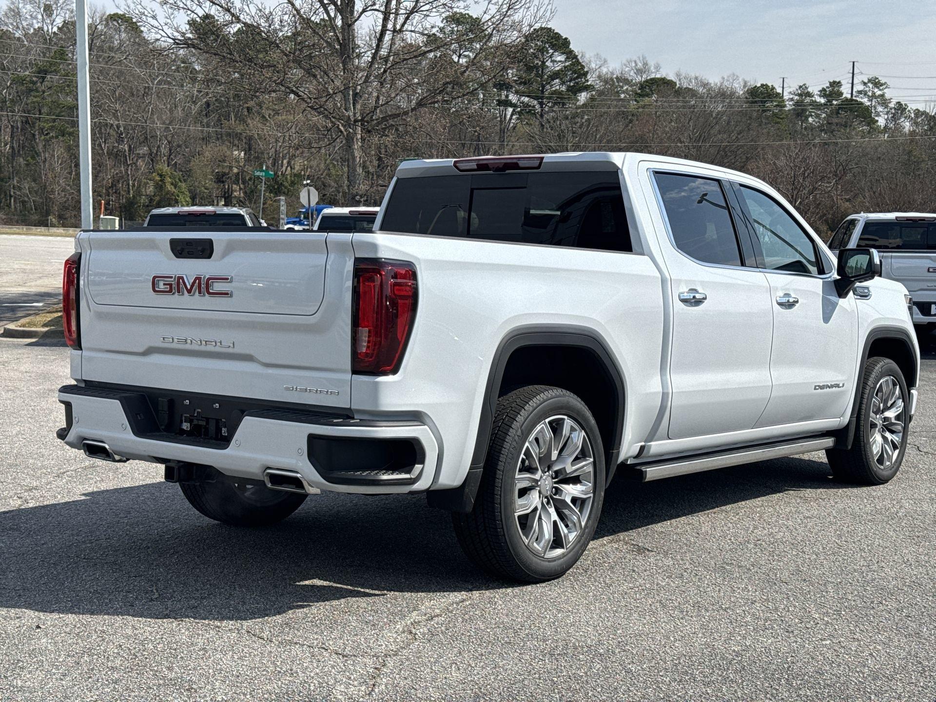 GMC Sierra 1500 Denali Four Wheel Drive Crew Cab - Thumbnail 9