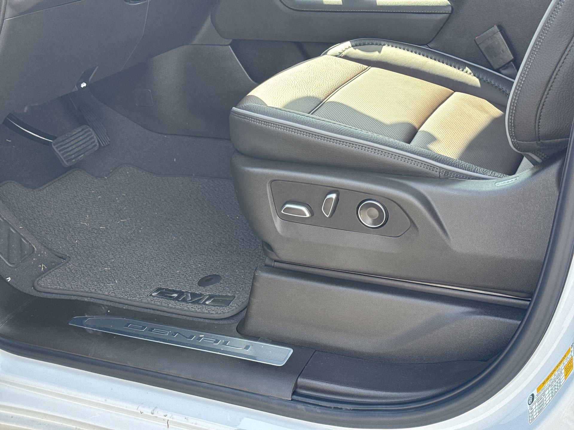 GMC Sierra 1500 Denali Four Wheel Drive Crew Cab - Thumbnail 16