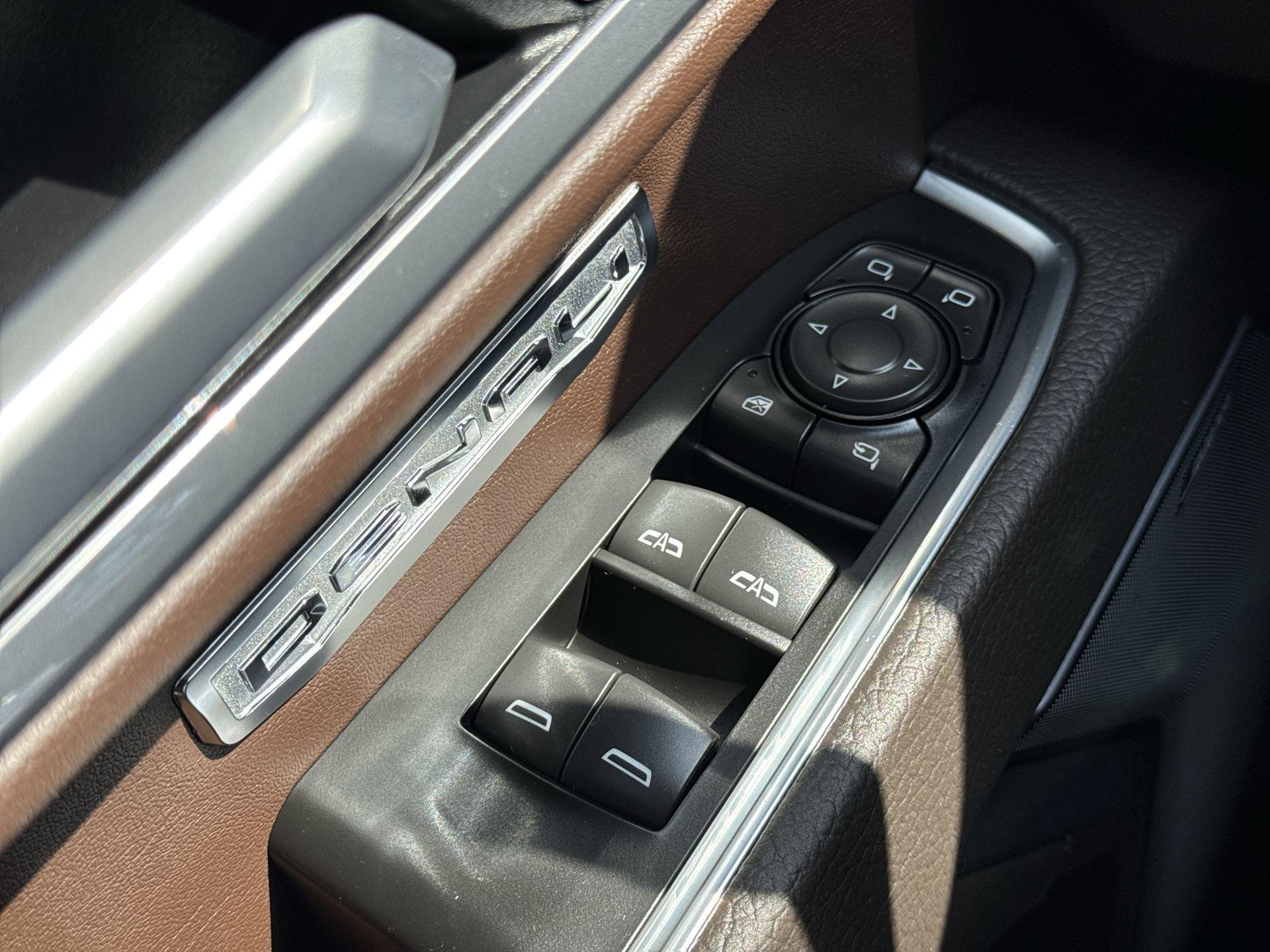 GMC Sierra 1500 Denali Four Wheel Drive Crew Cab - Thumbnail 14