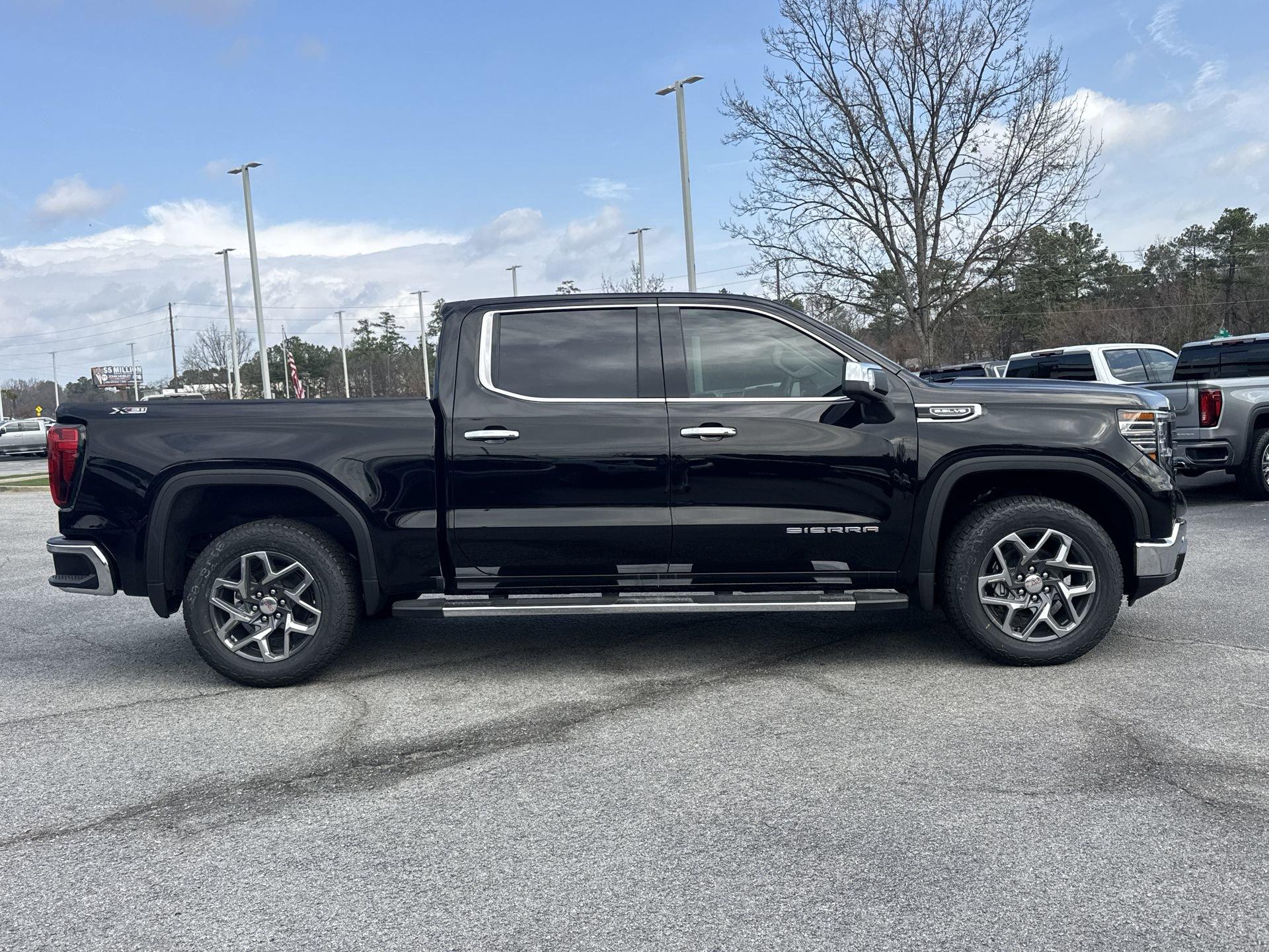 GMC Sierra 1500 Slt Four Wheel Drive Crew Cab - Thumbnail 10