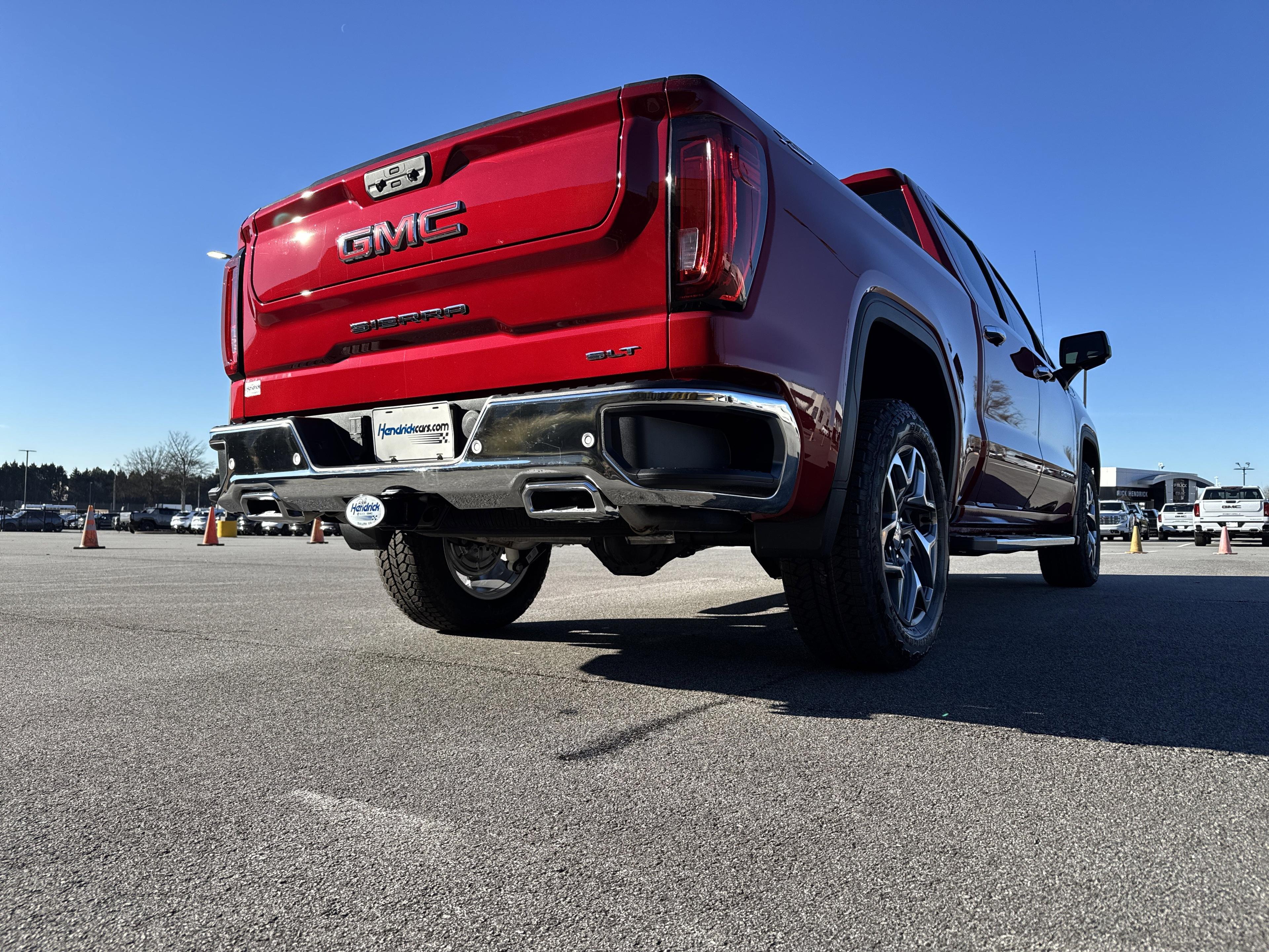 GMC Sierra 1500 Slt Four Wheel Drive Crew Cab - Thumbnail 9