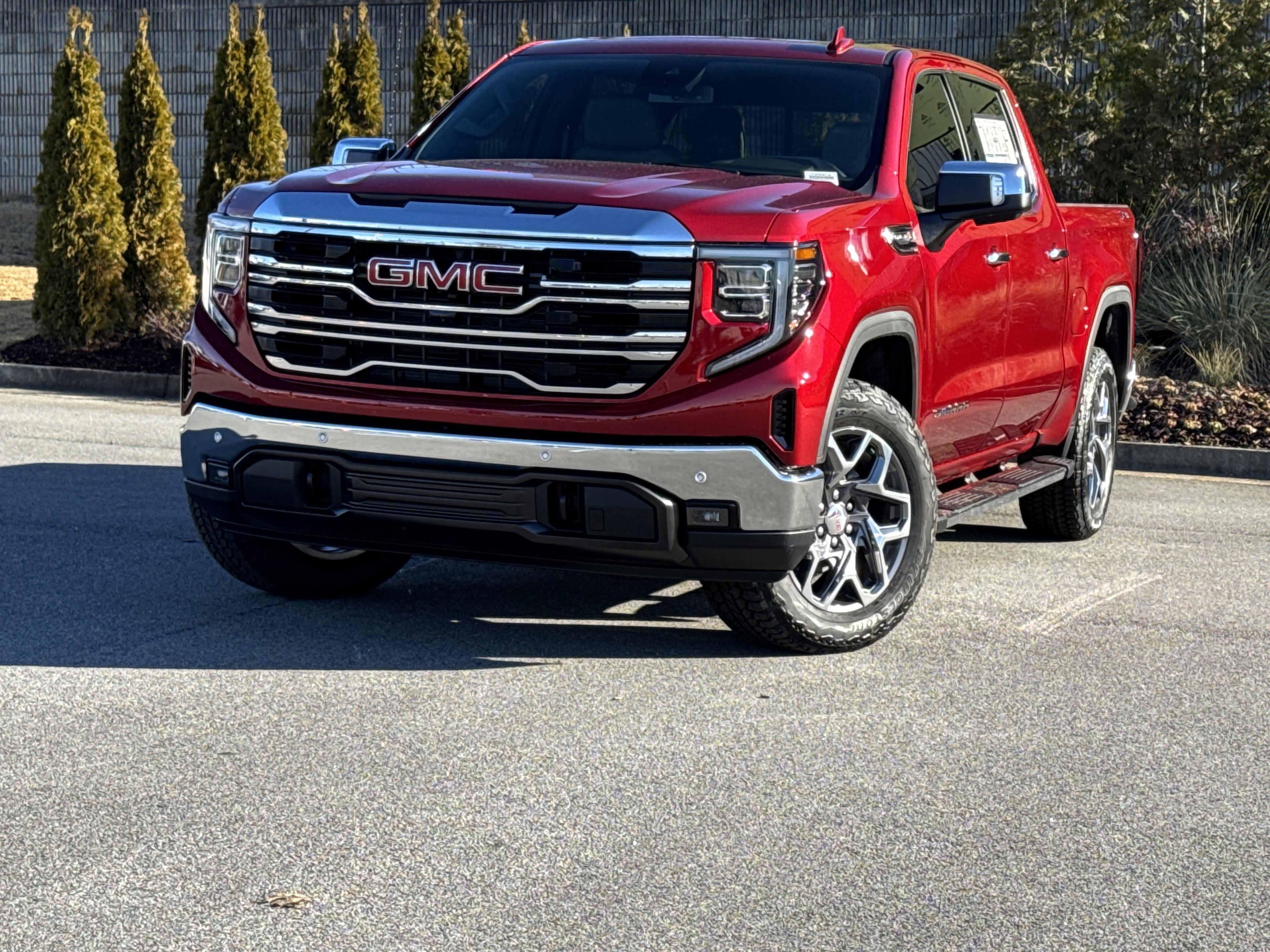 GMC Sierra 1500 Slt Four Wheel Drive Crew Cab - Thumbnail 4