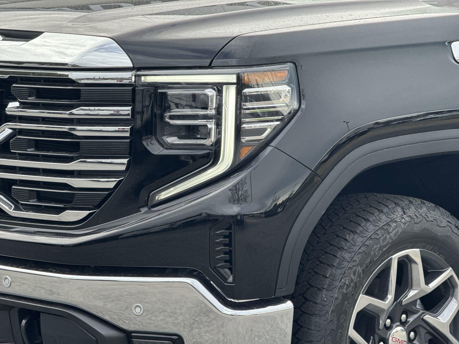 GMC Sierra 1500 Slt Four Wheel Drive Crew Cab - Thumbnail 5